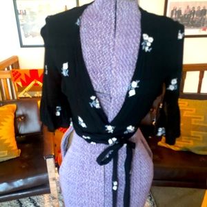 Ivy and main boho flowered wrap around crop shirt